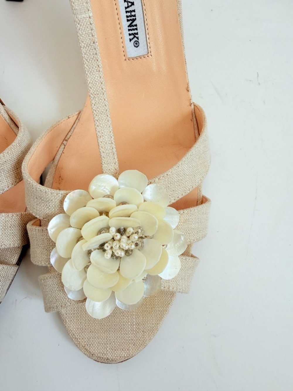 Manolo Blahnik “Cointreau” Archival Linen Mother-of-Pearl Floral  Sandals 39.5 - Picture 7 of 12